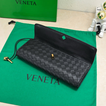 BV Bolso de mano largo Andiamo con asa 31 cm Piel de becerro negra Ghw