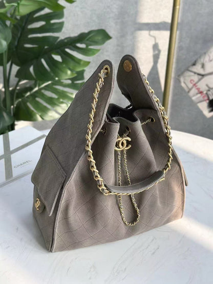 Bolso Hobo CC 25C de 40 cm en ante gris