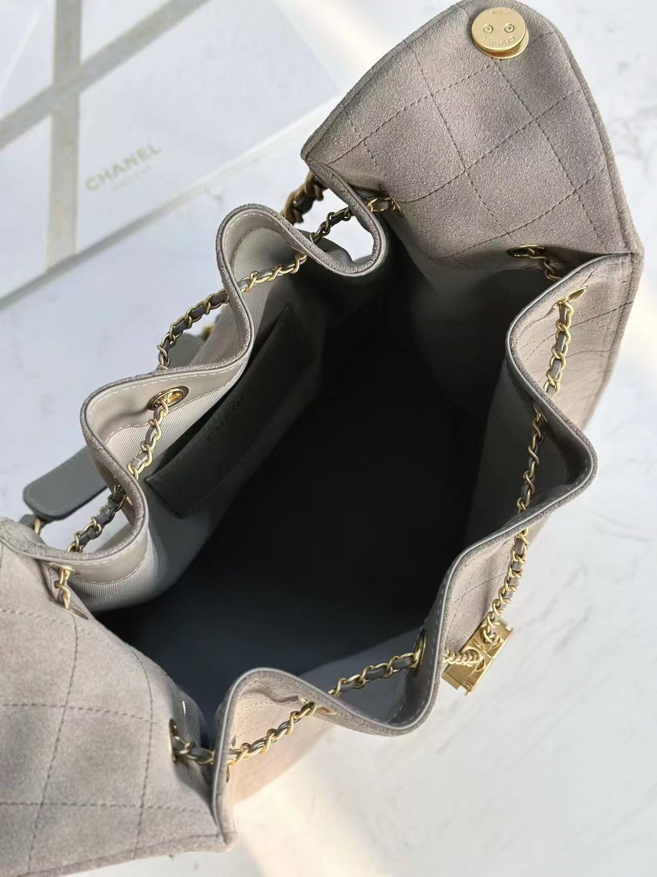 Bolso Hobo CC 25C de 40 cm en ante gris