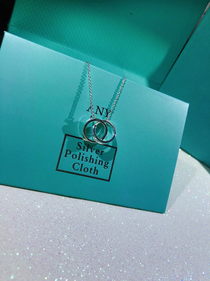 PETIT COLLIER PENDENTIF CERCLES ENTRELACÉS