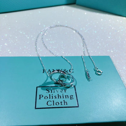 PETIT COLLIER PENDENTIF CERCLES ENTRELACÉS