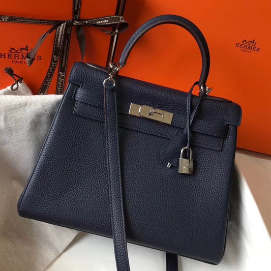 HM KELLY 28 CM CUERO TOGO AZUL OSCURO HIERROS PLATEADOS