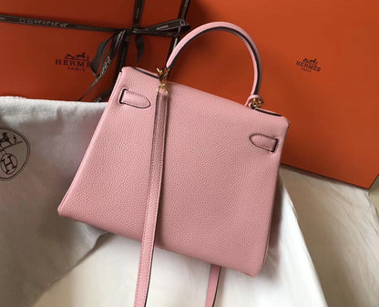 HM KELLY 28 CM PIEL TOGO ROSA HERRAJES DORADOS