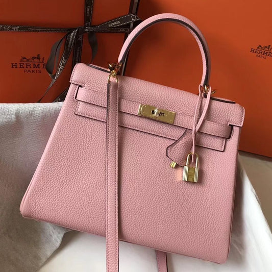 HM KELLY 28 CM PIEL TOGO ROSA HERRAJES DORADOS