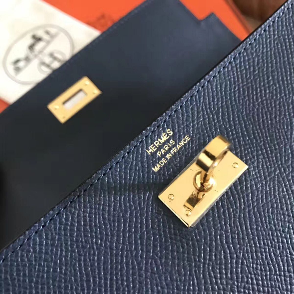 Cartera larga Kelly de 20 cm de piel Epsom azul marino