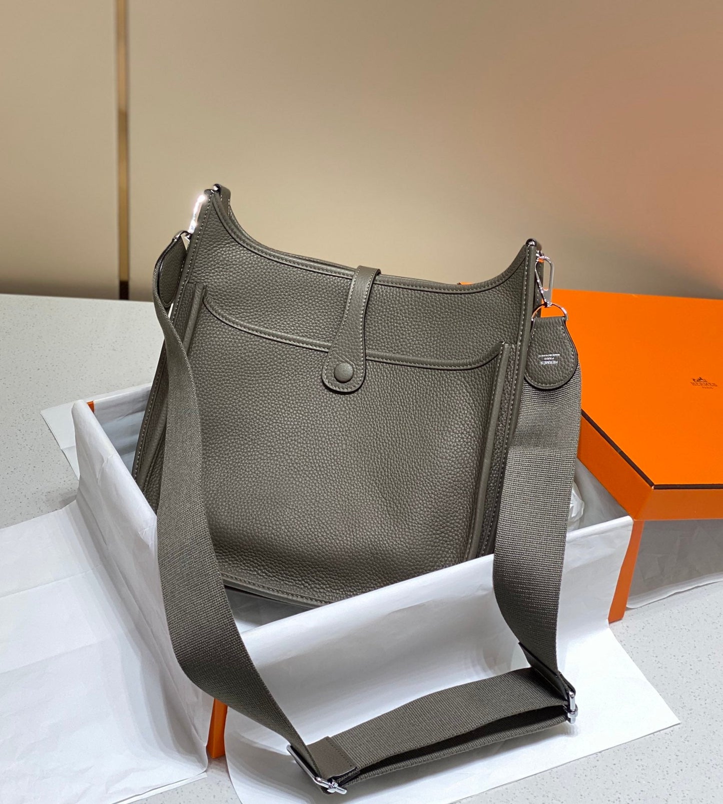 Evelyne 29cm Marrón Oscuro Togo Shw