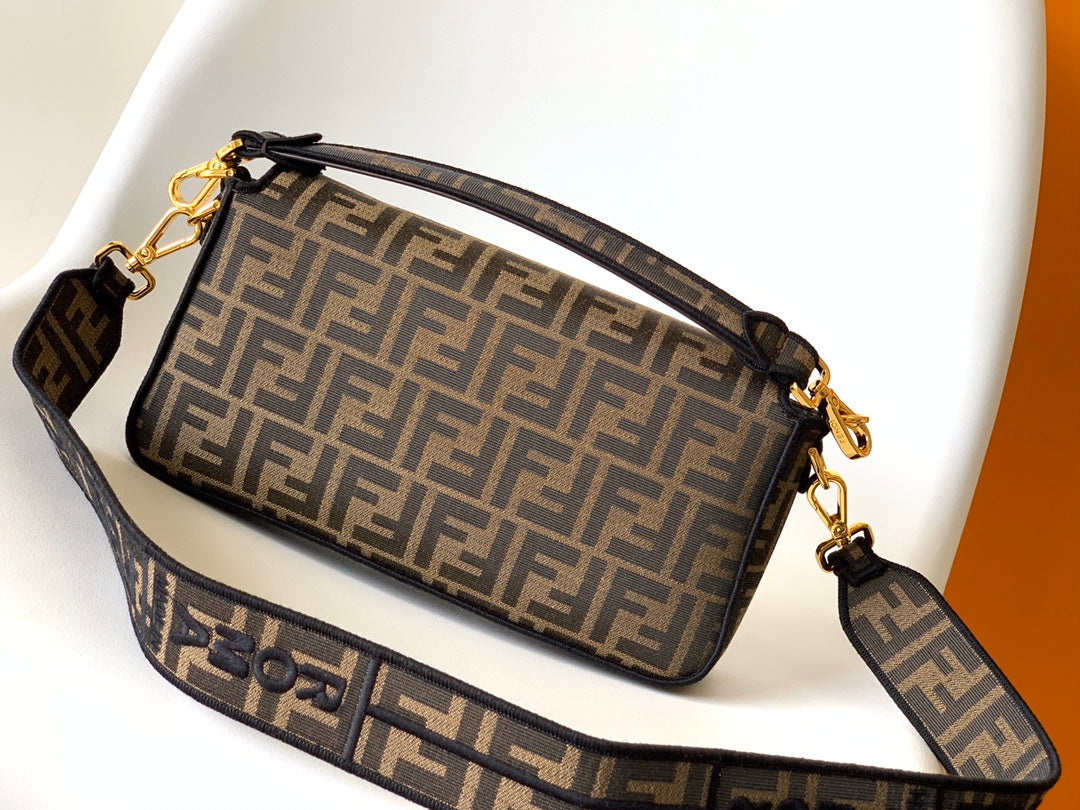 Bolso Fend Baguette 27 de tela jacquard marrón FF Ghw 
