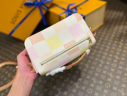 pochette metis east west 21.5 pêche damier coasted canvas