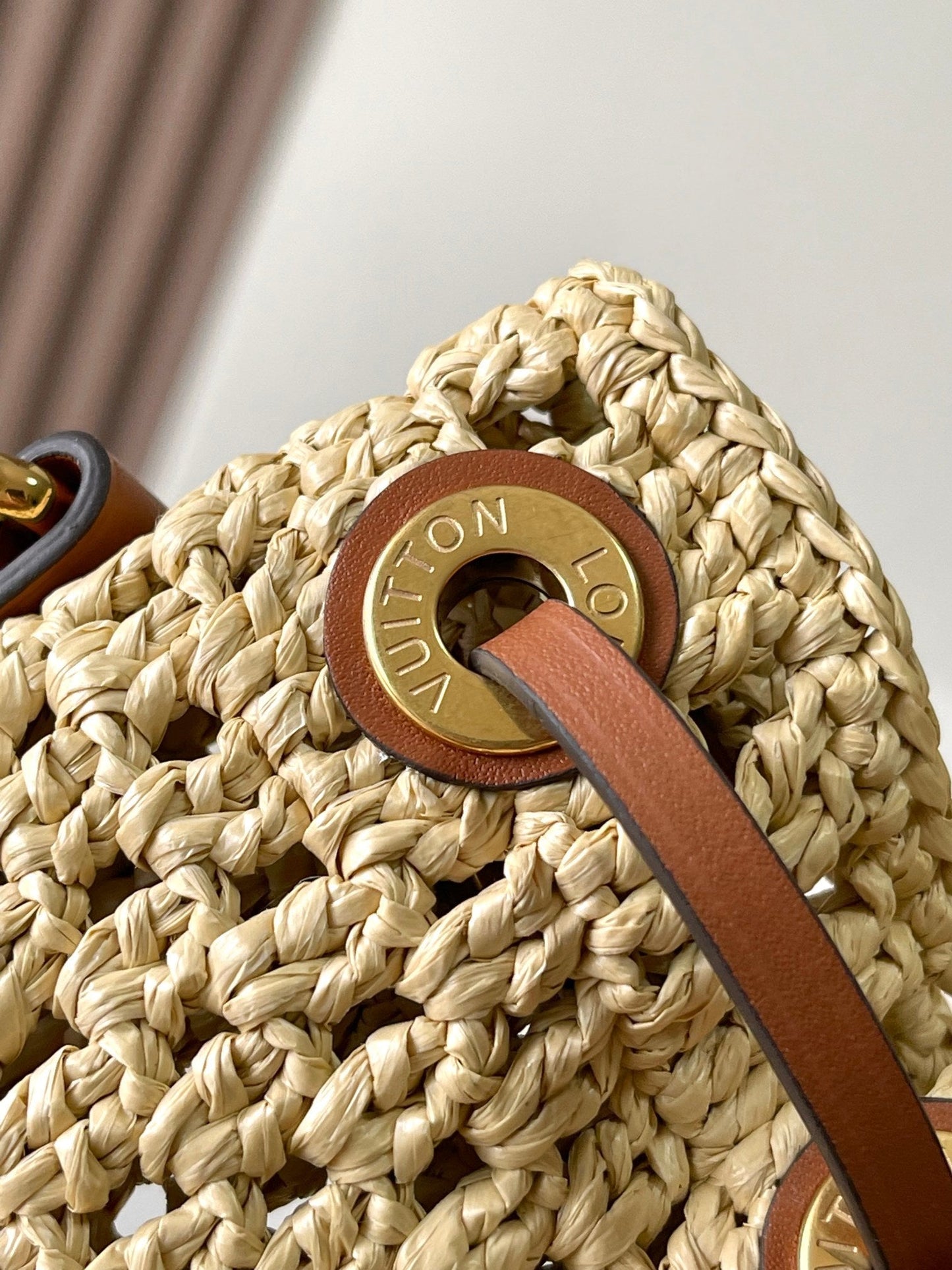 SAC À MAIN NO¨¦ 24 EN RAPHIA CROCHETÉ BEIGE ET BORDURE EN CUIR DE VEAU MARRON