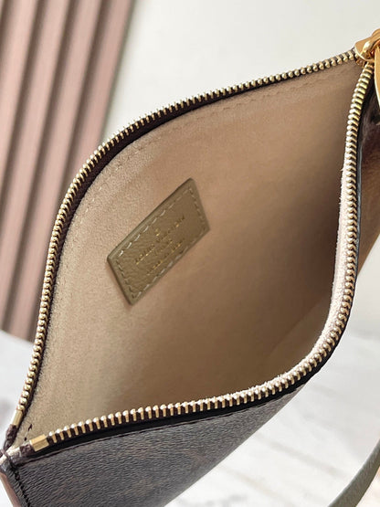 BOLSO HOBO DISCRETO MM 35 EN PIEL DE BECERRO LISA COLOR ARCILLA