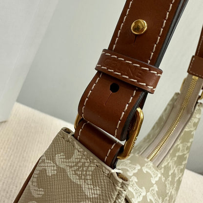 BOLSO MEDIANO AVA 23 EN LONA TRIOMPHE BEIGE CON LOGOTIPO DORADO