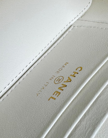 Neceser CC Pearl de 17 cm, piel de cordero blanca, herrajes dorados
