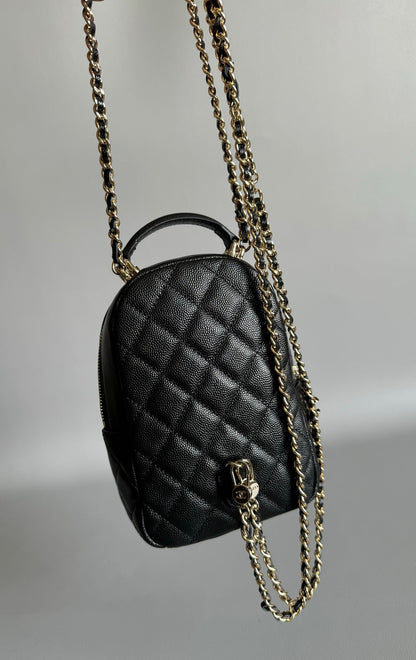 MOCHILA CC MINI 18 NEGRO CAVIAR HARDWARE DORADO CLARO