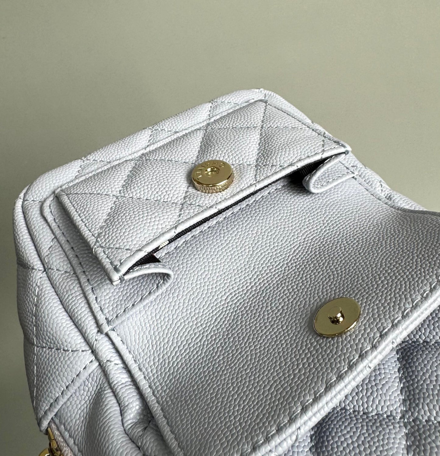MOCHILA CC MINI 18 BLANCO CAVIAR HARDWARE DORADO CLARO