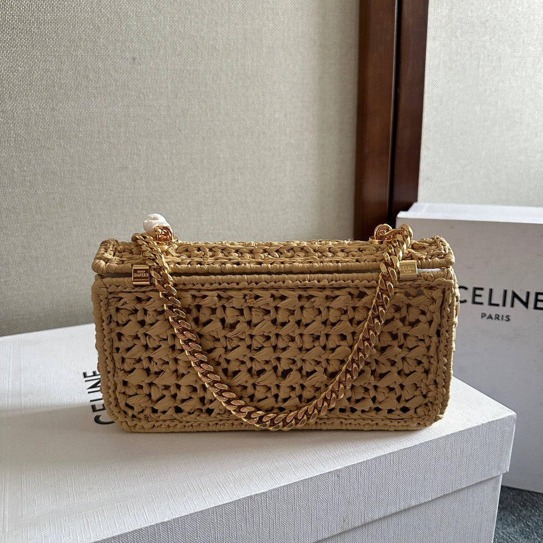 TRIOMPHE 20 EN RAFIA BEIGE CON HERRAJES DORADOS