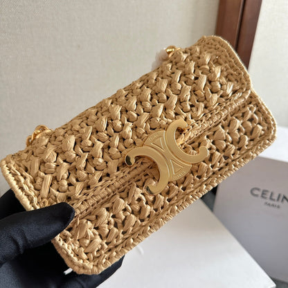 TRIOMPHE 20 EN RAFIA BEIGE CON HERRAJES DORADOS