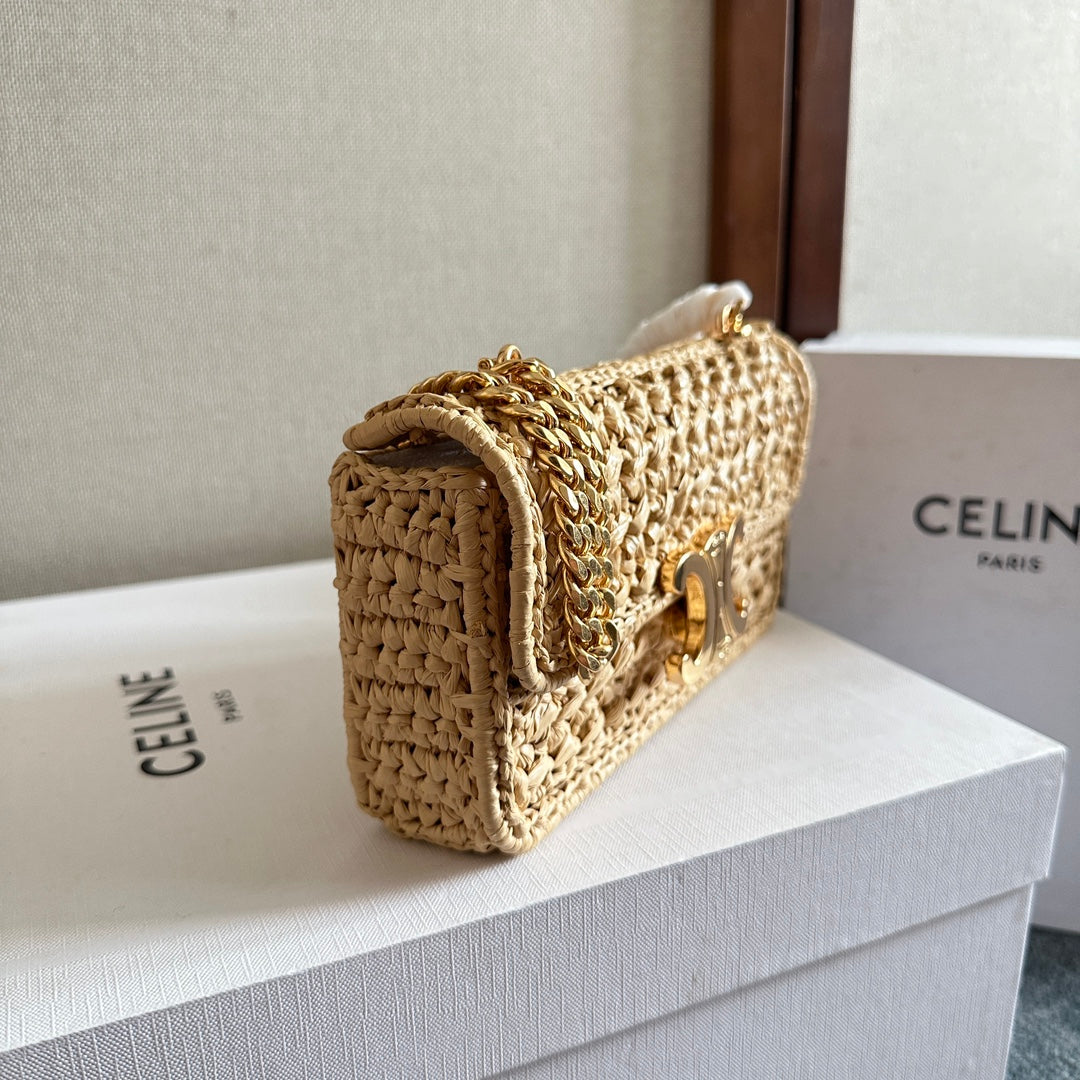 TRIOMPHE 20 EN RAFIA BEIGE CON HERRAJES DORADOS