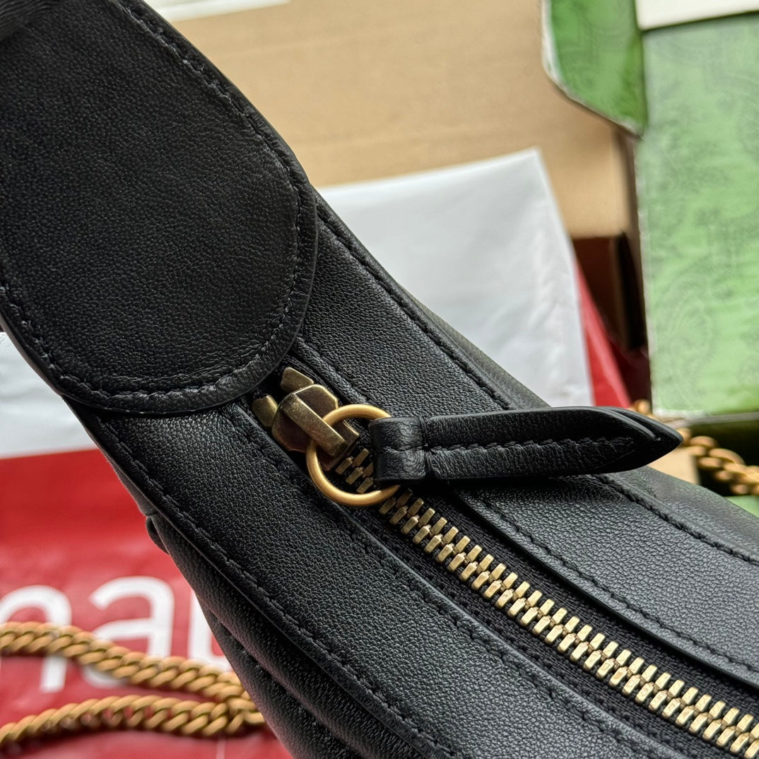 gg marmont half-moon shaped 21cm black calfskin gold hardware