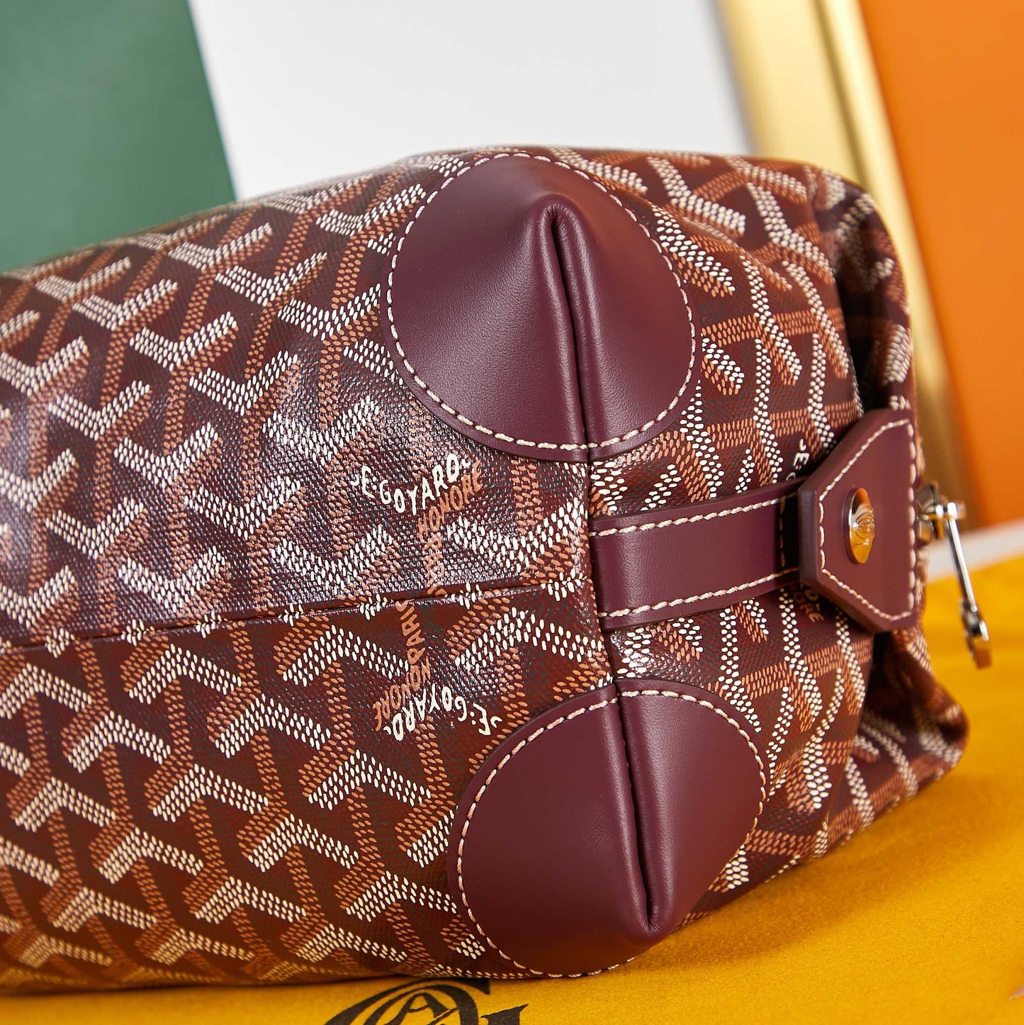 BOLSO DE ASEO BOWLING DE 24 PIEL DE BECERRO Y LONA GOYARDINE ROJO BURDEOS