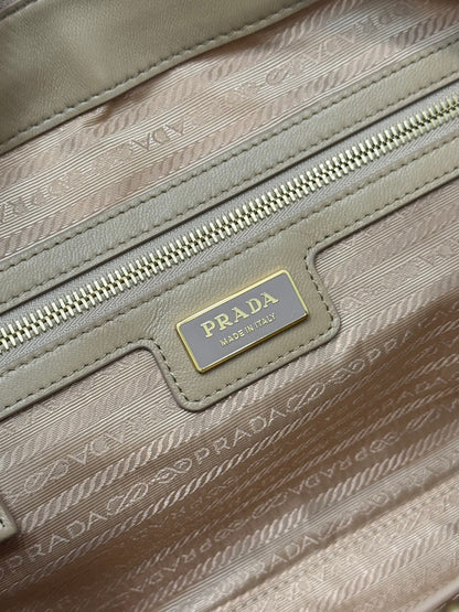 LARGE TOP HANDLE BAG 35 IN DRIED MOSS NYLON AND CALFSKIN TRIM