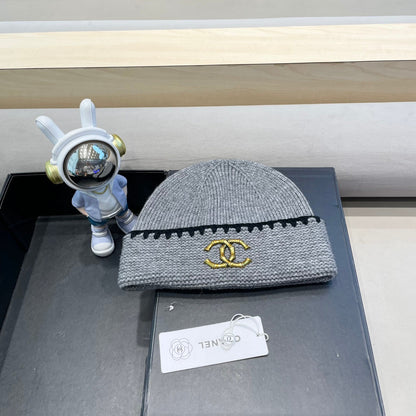 KNIT HAT IN SHADOW GRAY WOOL 424301