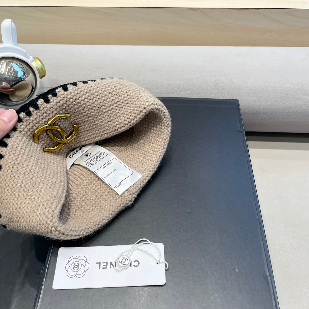 GORRO DE PUNTO EN LANA BEIGE CAMEL 424300 