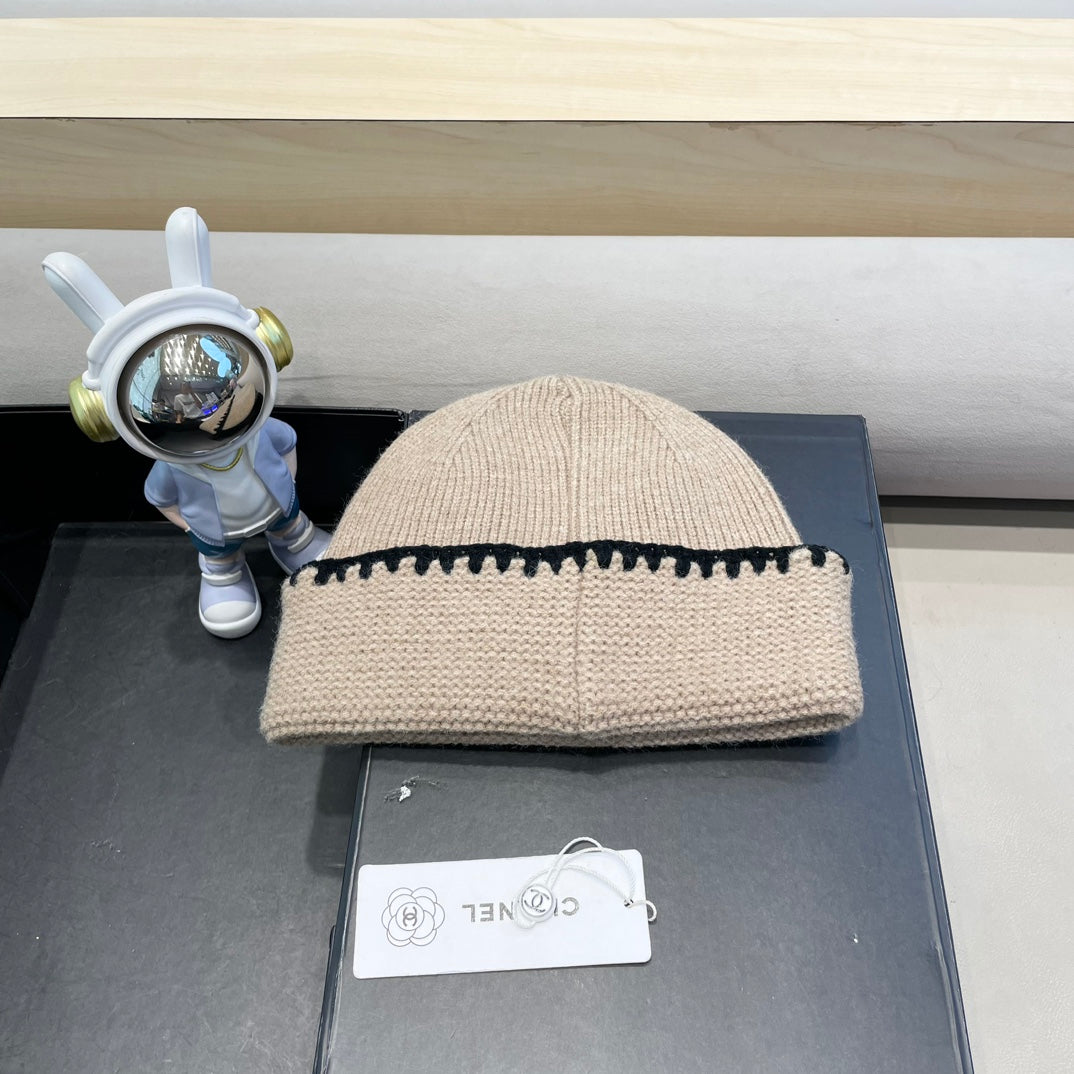 GORRO DE PUNTO EN LANA BEIGE CAMEL 424300 