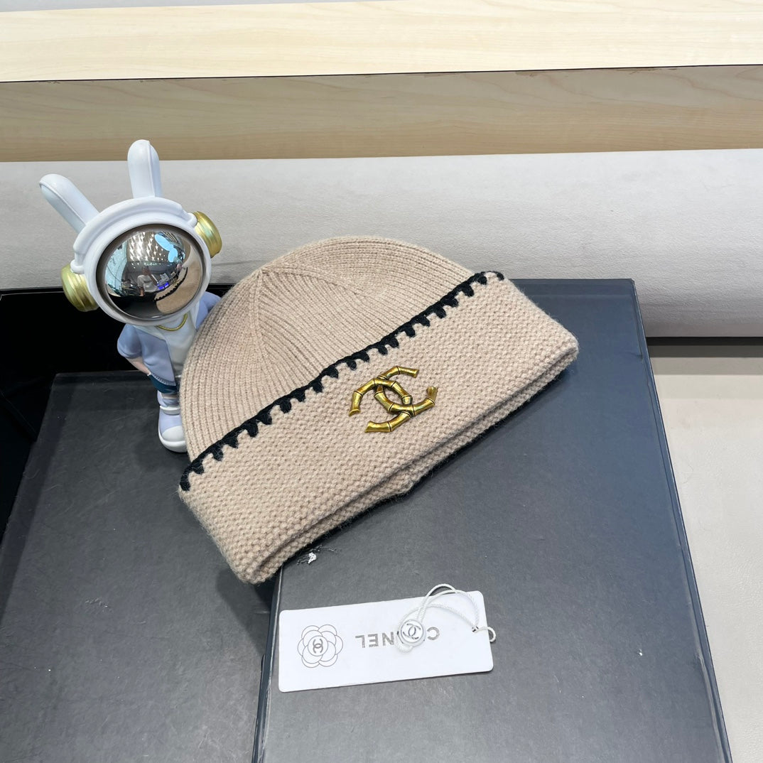 GORRO DE PUNTO EN LANA BEIGE CAMEL 424300 