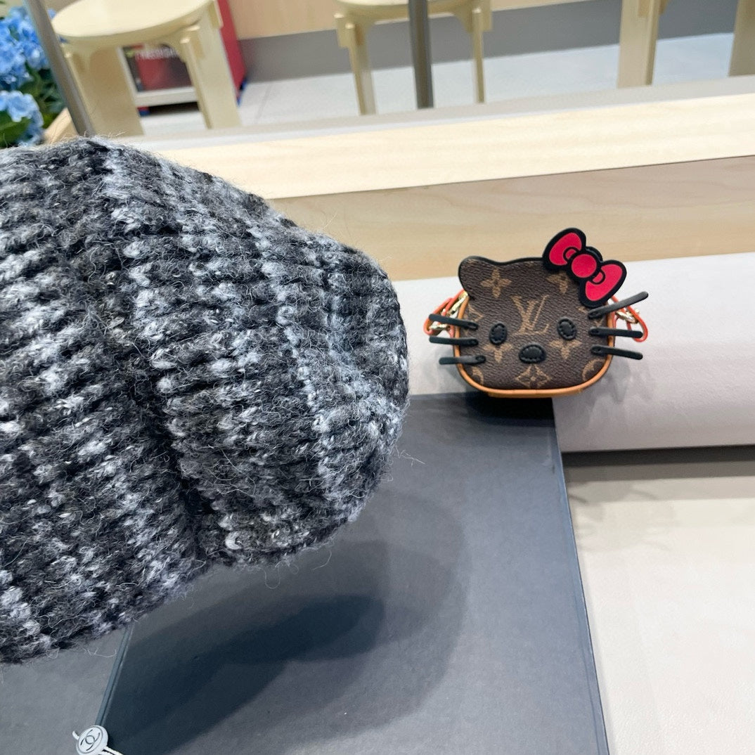 STRIPED KNITTED HAT IN DARK GRAY WOOL 424516
