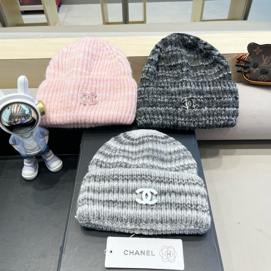 STRIPED KNITTED HAT IN DARK GRAY WOOL 424516