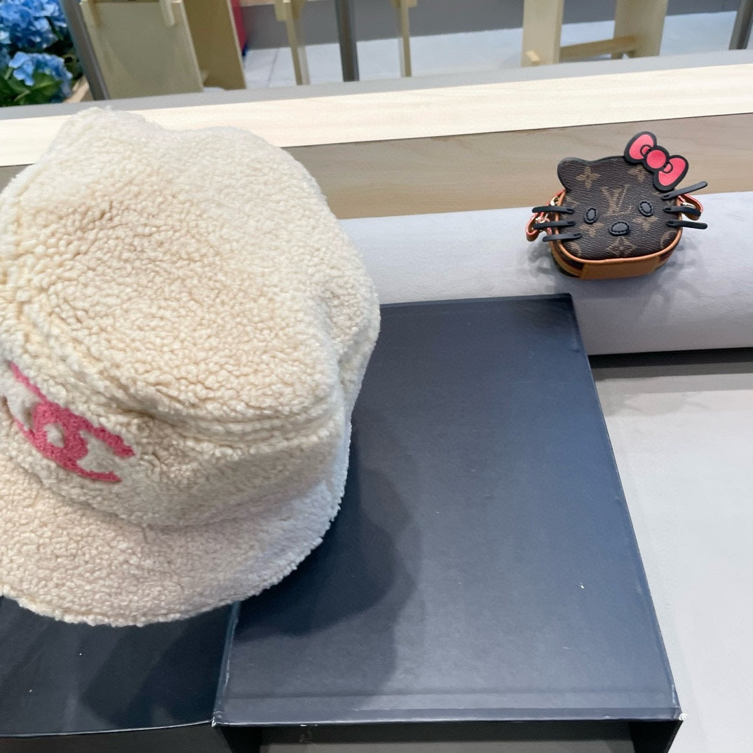SOMBRERO DE PESCADOR EN LANA DE CORDERO BEIGE 430249 
