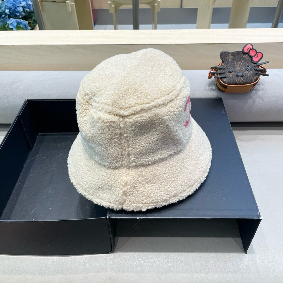 SOMBRERO DE PESCADOR EN LANA DE CORDERO BEIGE 430249 