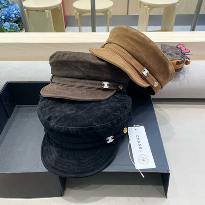 NEWSBOY CAP IN CIDER BROWN SUEDE 429938