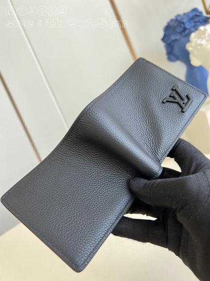 CARTERA MÚLTIPLE AEROGRAMA 10CM PIEL DE BECERRO NEGRA