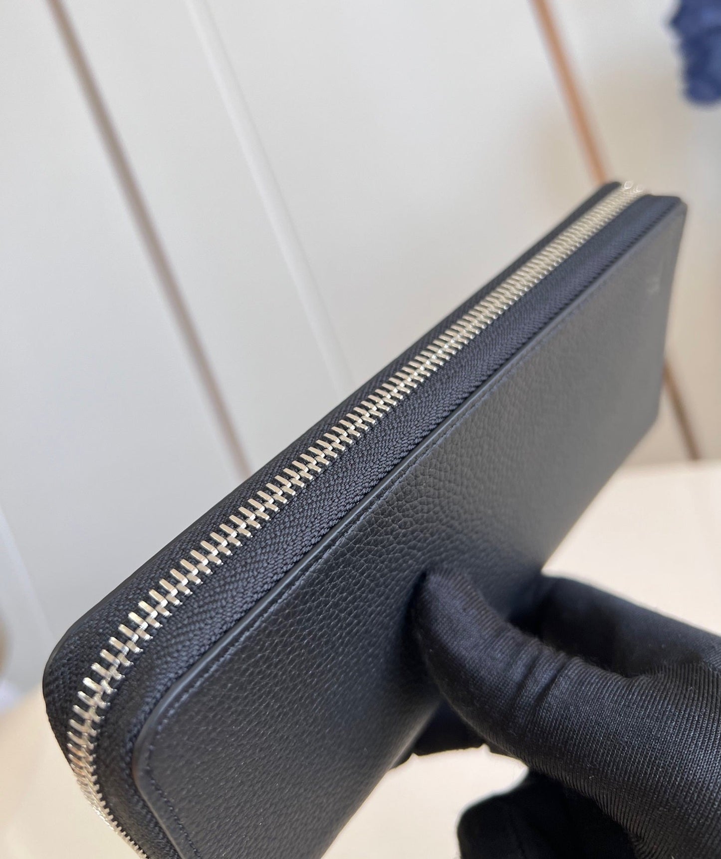 CARTERA VERTICAL ZIPPY 20CM PIEL DE BECERRO NEGRA