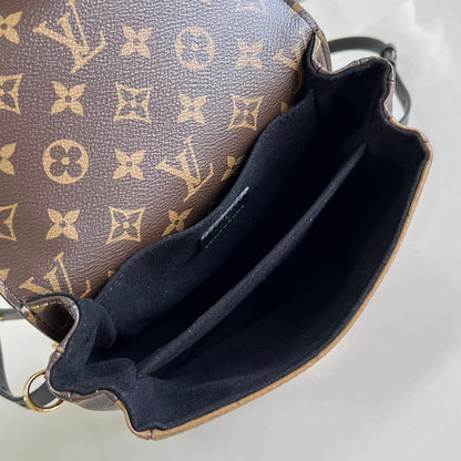 POCHETTE M¨¦TIS 20 EN LONA CON MONOGRAMA MARRÓN Y MONOGRAMA EN REVERSO Y HEBILLA DORADA