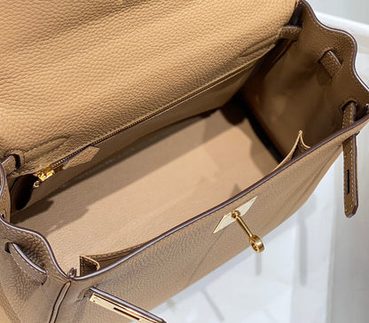 HM KELLY 28 CM BEIGE TOGO HARDWARE DORADO