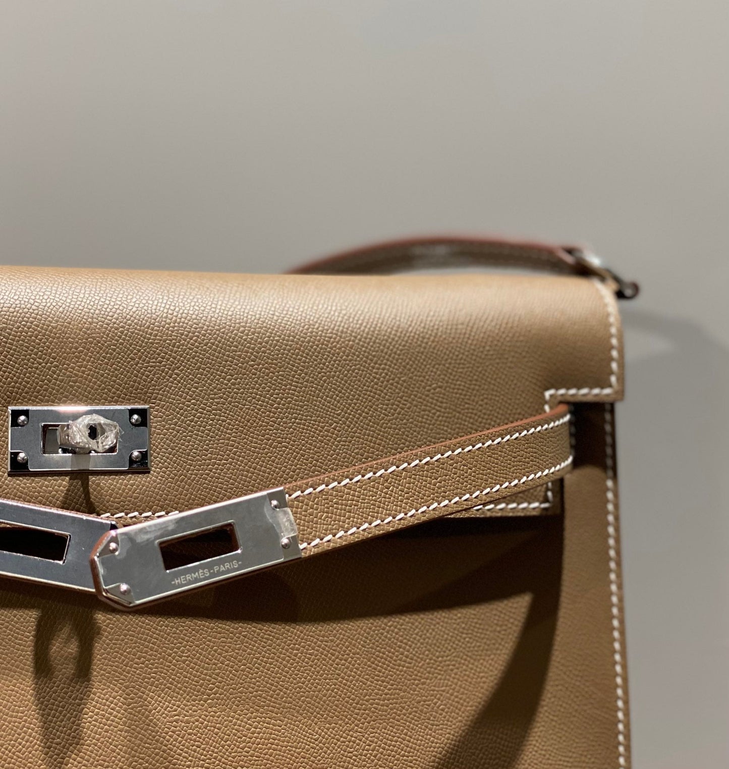 HM Kelly Elan 27cm Bolso de mano de cuero marrón