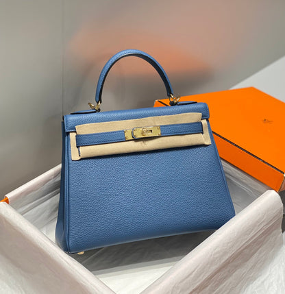 HM KELLY 28 CM AZUL TOGO HARDWARE DORADO