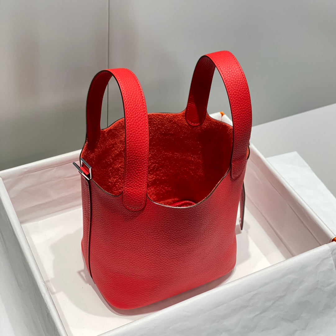 Cerradura picotin, cuero Togo rojo, herrajes plateados