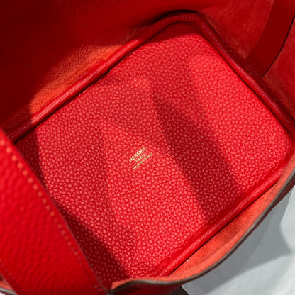 Cerradura de picotina, cuero Togo rojo, herrajes dorados