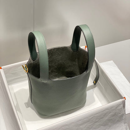 Cerradura de picotina, cuero Togo verde hierba, herrajes dorados