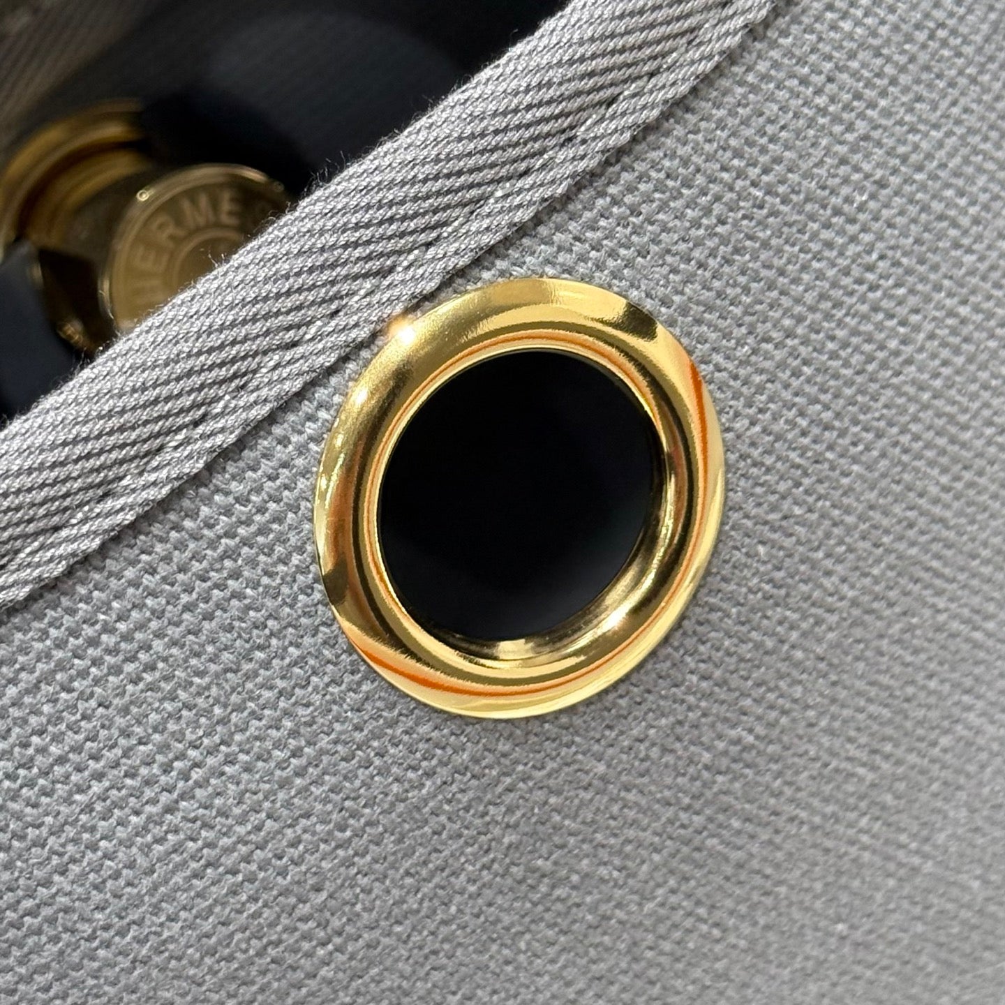 Bolso HM Mini Herbag Gold Buckle 20 en lona gris y piel de vacuno Hunter 243270