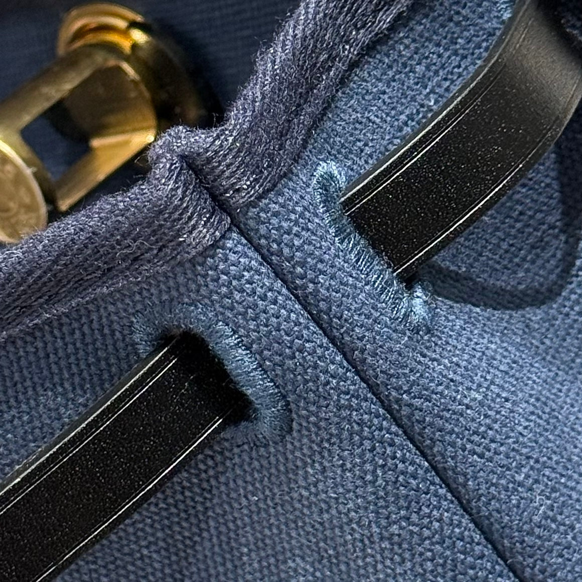 Bolso HM Mini Herbag Gold Buckle 20 en lona azul marino y piel de vacuno Hunter 243255
