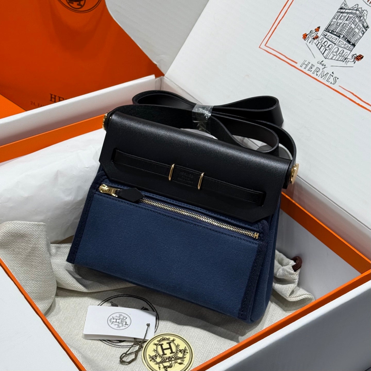 Bolso HM Mini Herbag Gold Buckle 20 en lona azul marino y piel de vacuno Hunter 243255