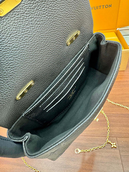 Nano Madeleine 21 cm Piel de vacuno granulada negra