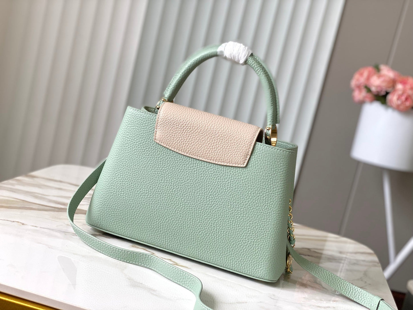 Capucines mm 31,5 verde beige piel de becerro herrajes dorados