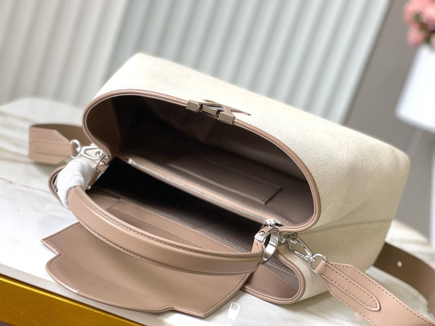 CAPUCINES GM 38CM LONA BEIGE PIEL DE BECERRO MARRÓN