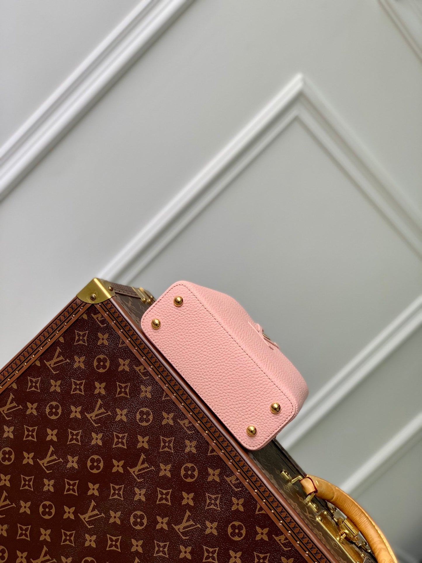 Capucines Mini 21, piel de becerro rosa, herrajes dorados