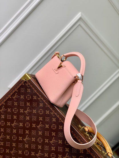Capucines Mini 21, piel de becerro rosa, herrajes dorados